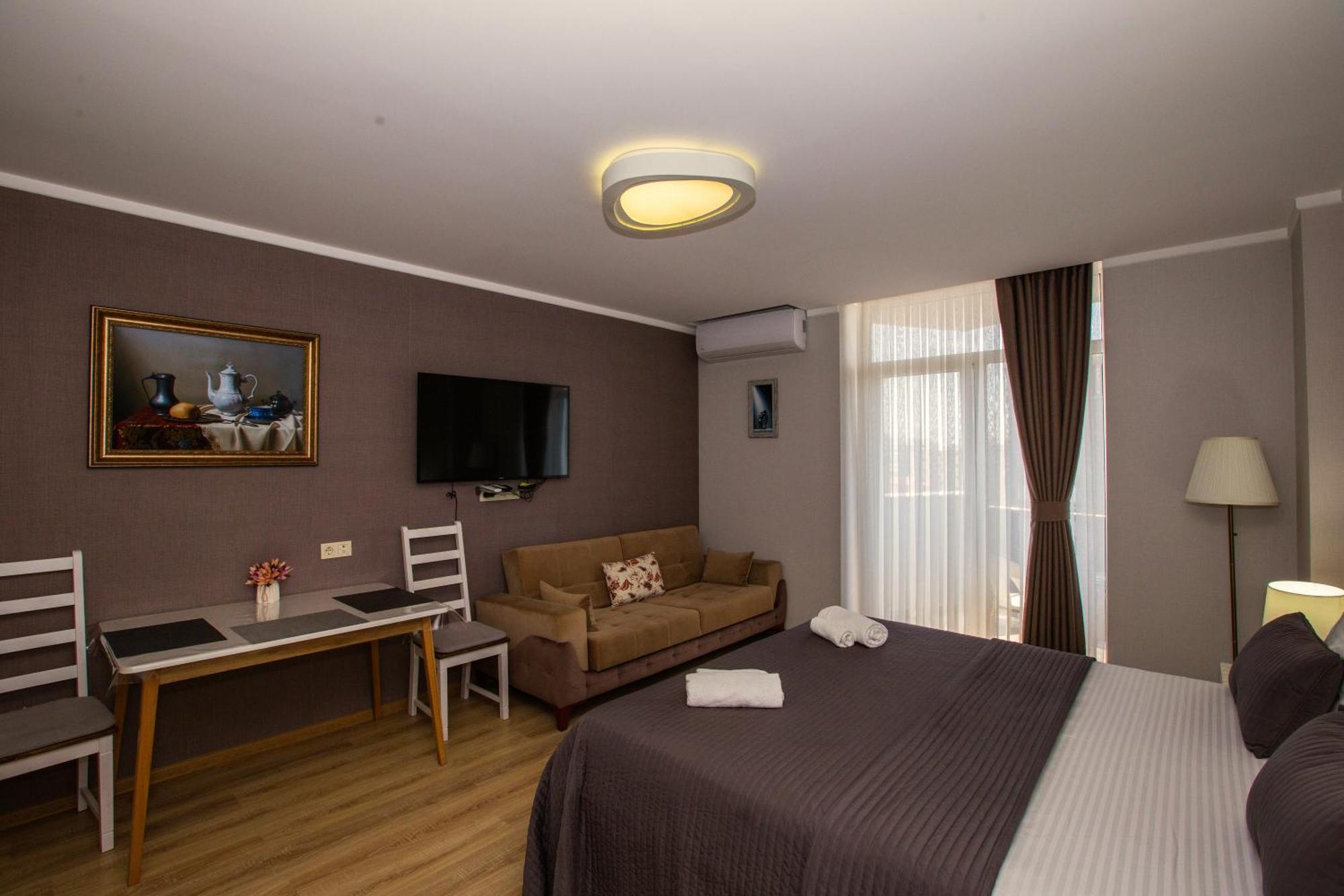 Panorama Sea Tower Aparthotel Batumi Exteriör bild