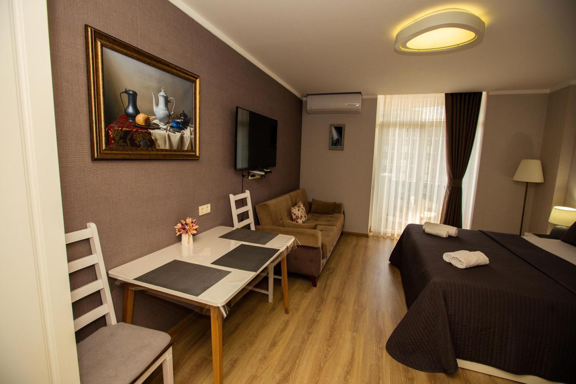 Panorama Sea Tower Aparthotel Batumi Exteriör bild