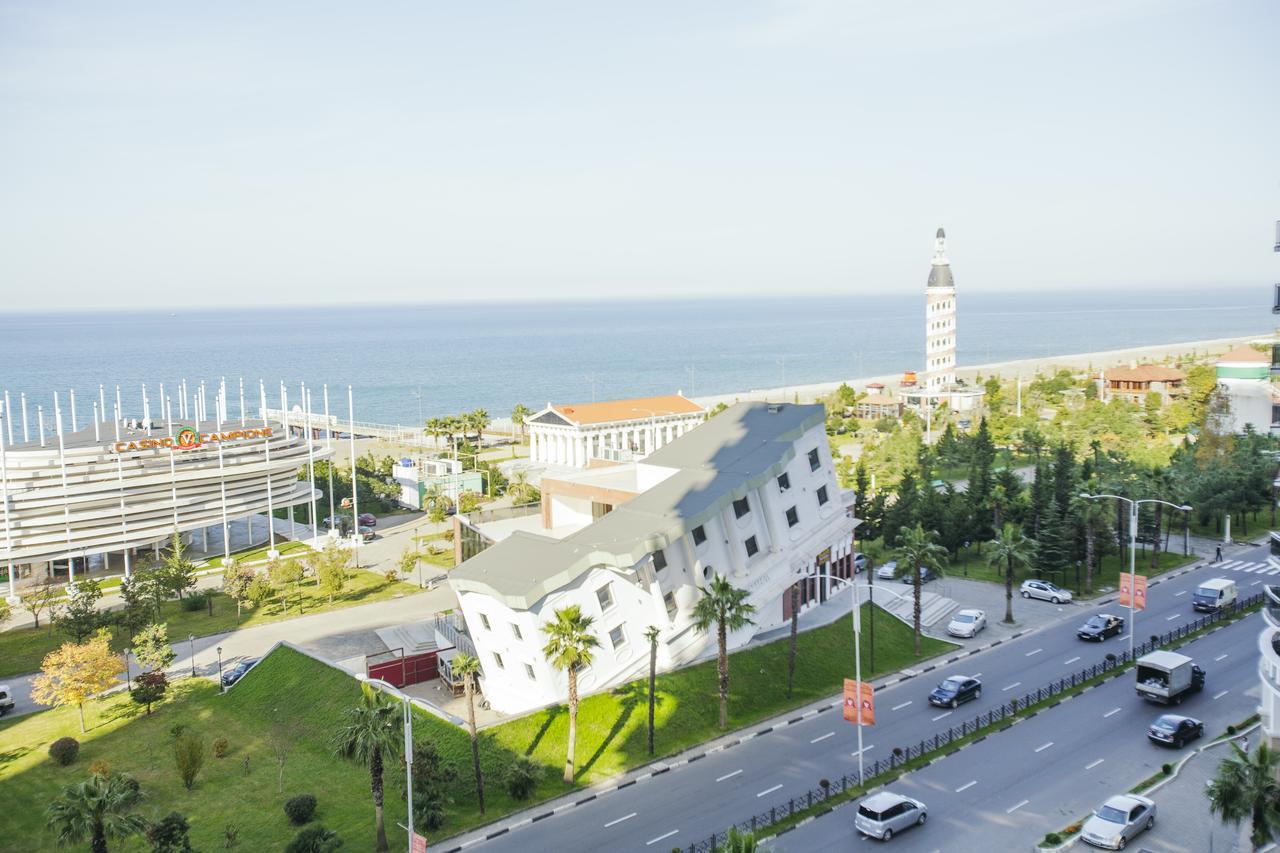Panorama Sea Tower Aparthotel Batumi Exteriör bild
