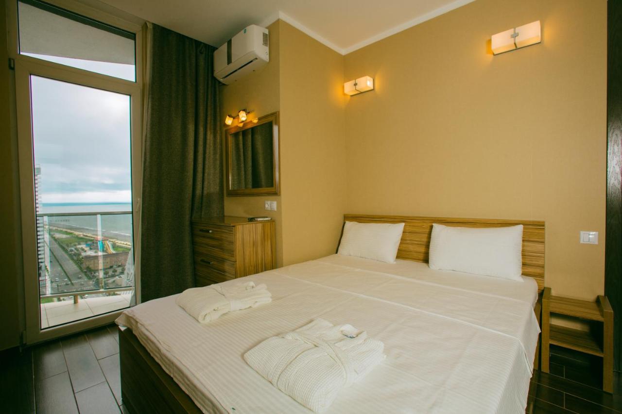 Panorama Sea Tower Aparthotel Batumi Exteriör bild